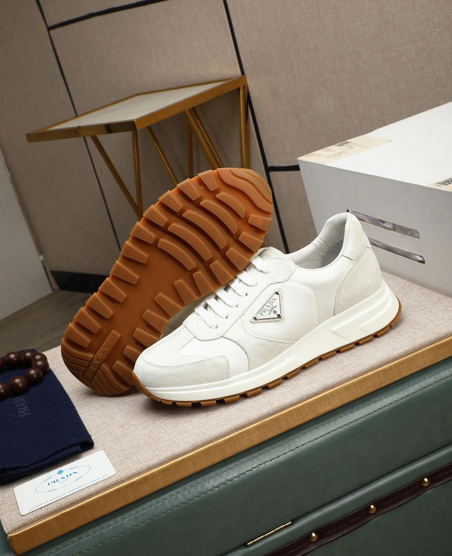 Men's shoes 💰600 Top quality New hot models on the official website, timeless for a century, 🆘 Trendy brand (Prada) mainly promotes hot models, avant-garde and versatile fashion men's shoes private version molding, cowhide surface splicing 1:1 oil edge treatment... fashionable and simple, original imported cowhide lining cowhide feet; the atmosphere and personality are more fashionable, eye-catching and pursuing class, it will subvert the old idea and be a must-have for fashion trendsetters with you! Must keep it for yourself! High-end comfort, high-end quality workmanship. Size: 38-44 Various colors available. full package
